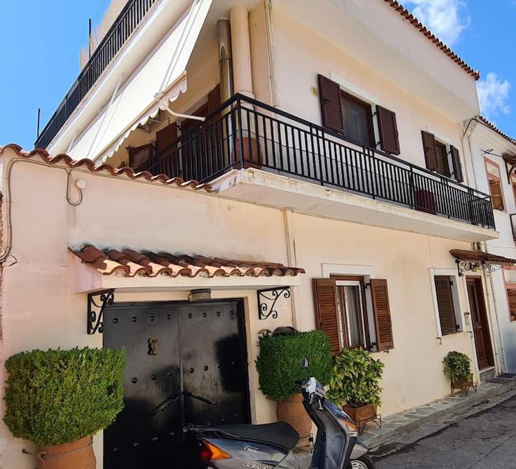 'Ηδιστον,Delphi Apartment Bagian luar foto